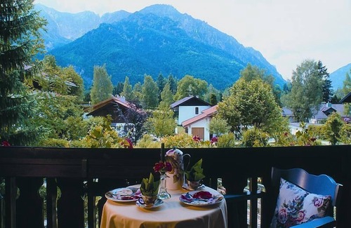 Gmain Apartment | Cozy vacation apartment with mountain view 2 pers., terrace/Feuerwehrheimstraße