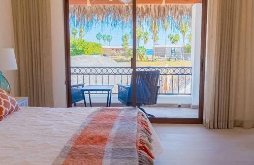 Loreto Villa | Cozy villa with shared pool, rooftop hang out, and centrally located