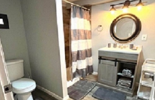 Washington Park Condo | Cozy Well Maintained Bronzeville 2 Bed 1 bath Condo! 5 min to U of C