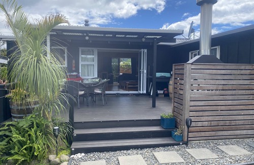 Whangamata House | Cozy Whanga Escape