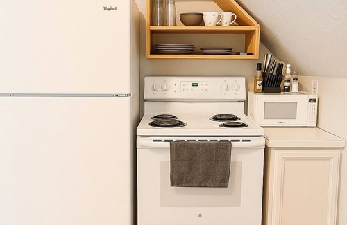 Stevens Point Cabin | Cozy Woodland Retreat on 8 Private Acres