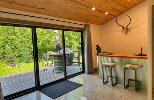 Madison Cabin | Cozy Woodside Cabins w/Hot Tub, Private Deck & Scenic Trails in Wine Country