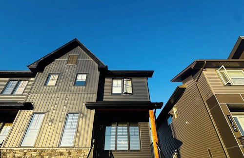 Southwest Calgary House | Cozy1BR Basement Suite- Fully Private