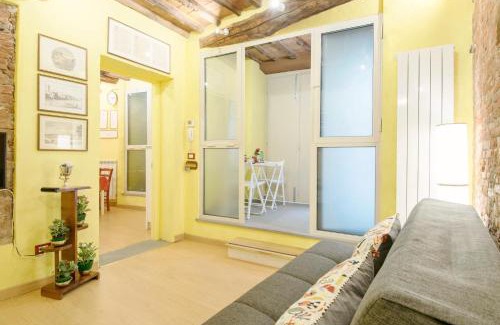 Lucca Historical Center Apartment | CozyBricks in Lucca - Apartments in Lucca Historical Center - Air Cond & WiFi -