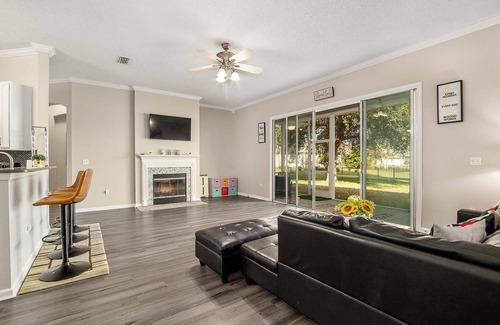 Northside House | CozySpacious4BD@Lakeview