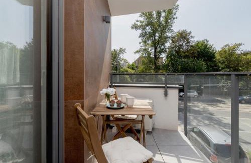 Bronowice Apartment | Cracow Apartment Bronowicka with Parking by Noclegi Renters