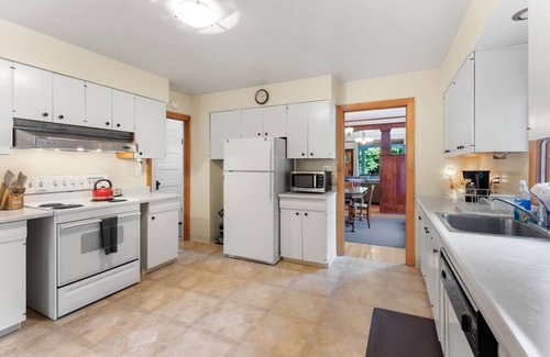 Manito House | Craftsman Crush | Comfy, Stylish, South Hill