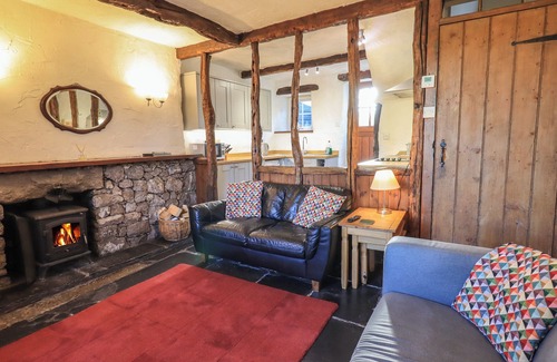 Lindale Cottage | CRAGG COTTAGE, family friendly, character holiday cottage in Lindale