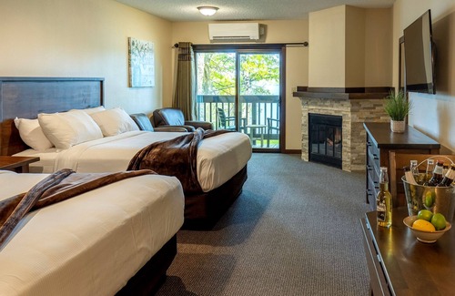 East Gull Lake Hotel | Cragun's Resort & Hotel