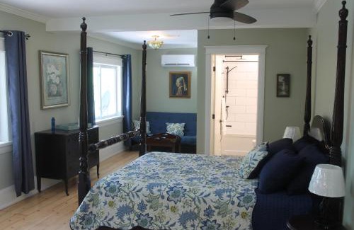 Bala Bed & Breakfast | Cranberry Moon Inn