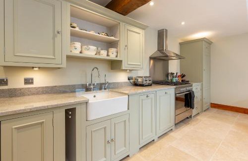 Earswick Apartment | Creamery Cottage with Games room and Free Parking