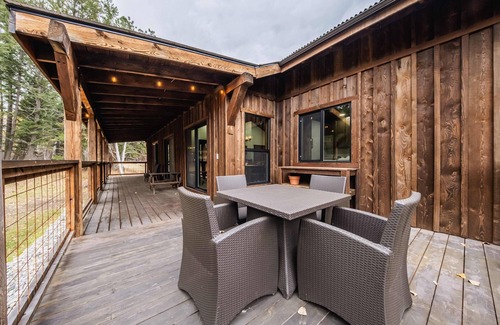 Eureka House | Creekside Cabin – Very Secluded!