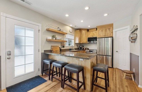 Kamas Cottage | Creekside cutie, 3br 2.5ba, near skiing, sleeps 8