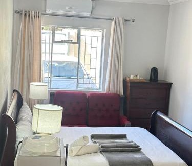 Middelburg House | Creekside Guest House Middelburg