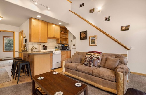 Fall River Estates Condo | Creekside Suite 19 River View!