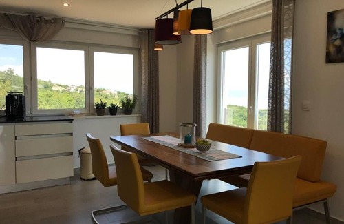 Zagore Apartment | "Cres" holiday flat with stunning sea views