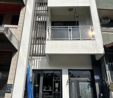 Shuili House | Crescent Bay SUP