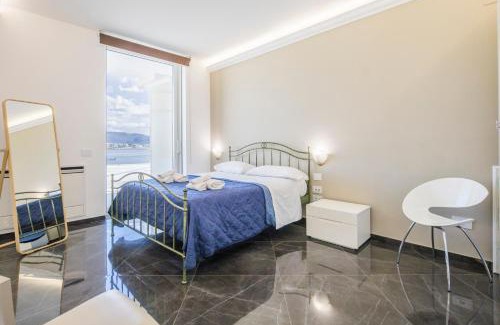 Salerno Apartment | Crescent Luxury Retreat - Seafront Apartments