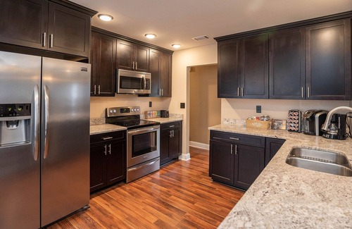 Burton House | CRESCENT MOON: Perfect for families visiting for MILITARY GRADUATION!