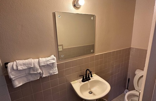 Washington Hotel | Crestview Motel Inc
