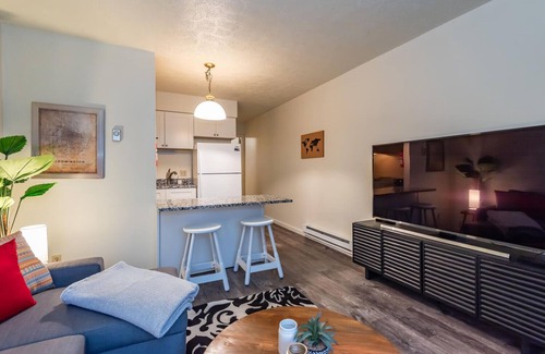 Bloomington Apartment | Crimson Maple, Near IU Stadiums;