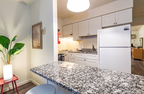 Bloomington Apartment | Crimson Maple, Near IU Stadiums;