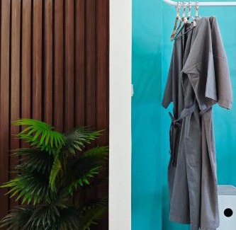 Thapae Hotel | CRIMSON SERIES - Boutique Hotel & Wine Bar