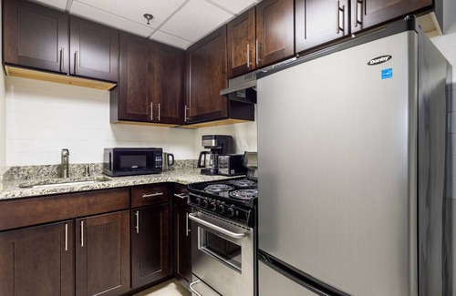 Theatre District Apartment | Crisp Downtown Studio w/W/D, Doorman, nr. Green Line, by Blueground