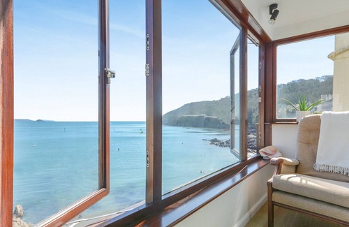 Cawsand Cottage | Criterion Cottage - sleeps 4 guests in 2 bedrooms