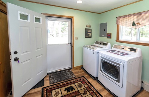 Crivitz Cottage | Crivitz Area Cottage on Pristine Sandstone Flowage of the Peshtigo River.