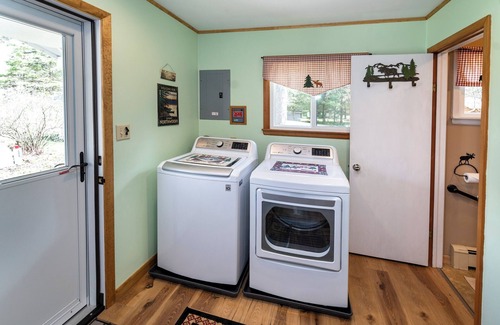 Crivitz Cottage | Crivitz Area Cottage on Pristine Sandstone Flowage of the Peshtigo River.