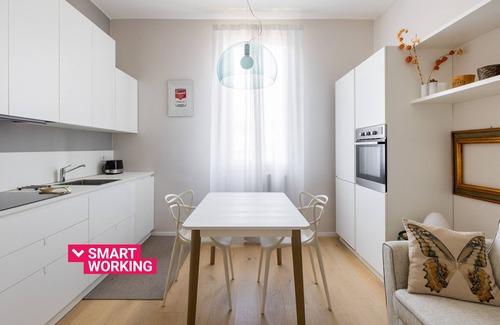 San Donato-San Vitale Apartment | Crociali Apartment by Wonderful Italy