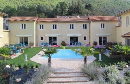 Gagnieres House | Crocus in the Domaine des Fleurs flower estate