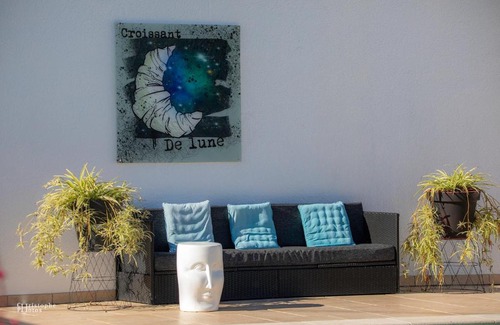 Bagard House | Croissant de Lune Studio Moon