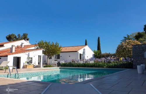 Bagard House | Croissant de Lune Studio Moon