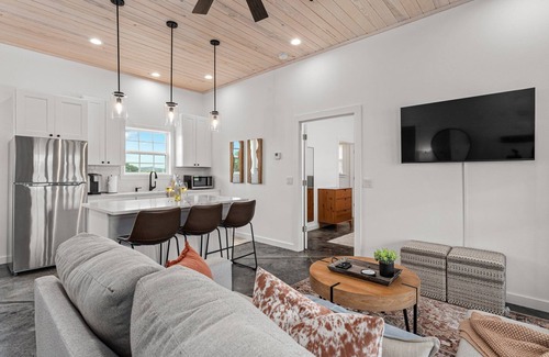Fredericksburg Cottage | Cross Mountain Cottages 2 | Relax & Unwind