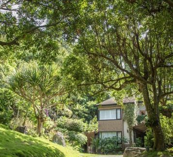 Xiulin Bed & Breakfast | Crossing The Rainbow Bridge B&B