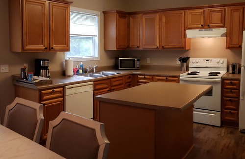 Crossville House | Crossville Townhouse close to downtown, Hwy 40, 2 Bedroom, 2.5 bath