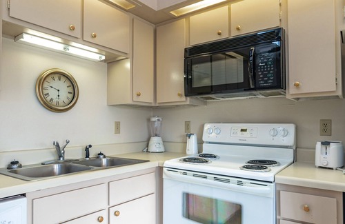 Lake Tansi Condo | Crown Resorts Lake Tansi West 2 Bed, 2 Bath Condo w/1 Queen, 2 Twin Beds