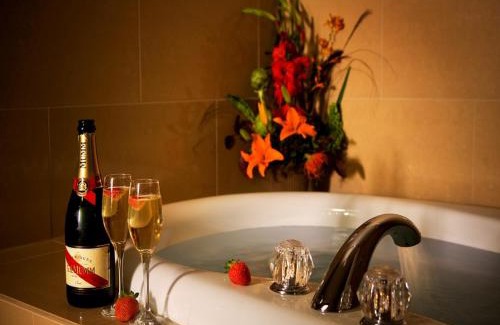 Midtown Anchorage Hotel | Crowne Plaza Anchorage-Midtown by IHG