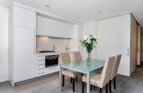St. Leonards Apartment | Crows Nest - CLA26 - Clarke Street - Stylish Crows Nest Apartment with Balcony Overlooking Park