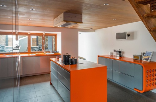 Croyde Cottage | Croyde Barn, Sleeps 9,Hot Tub, Pets