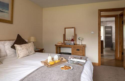 Eglwysbach House | CRUCK BARN - Beautiful Renovated Barn within the Countryside