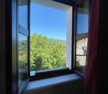 Beli Apartment | Crveni apartman