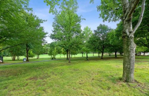 Aurora Highlands Apartment | Crystal City Boutique Flats 2BR - Free Parking 2878