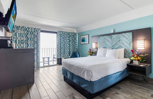 Pine Knoll Shores Hotel | Crystal Coast Oceanfront Hotel
