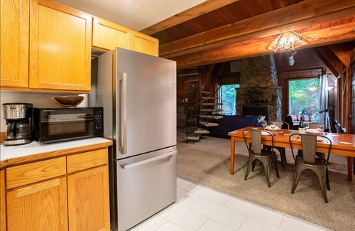 Enumclaw Cabin | Crystal Moon Cabin near Crystal Mountain, Mount Rainier Washington State