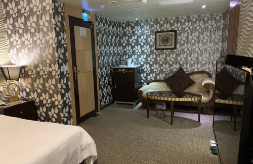 North District Hotel | Crystal Motel