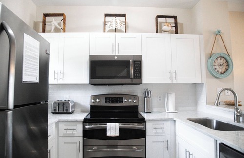 Marathon Villa | Crystal Waters - 2/2.5 Villa