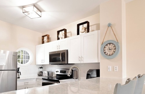 Marathon Villa | Crystal Waters - 2/2.5 Villa